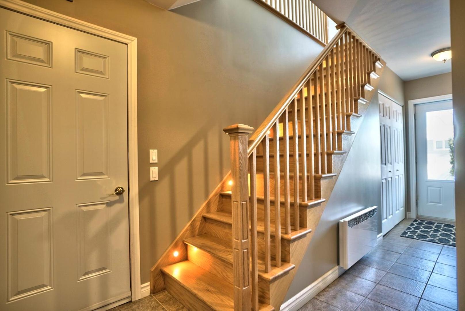 Dynamite 2-Bedroom House, Garage, Sleeps 6 Sherbrooke Exterior foto