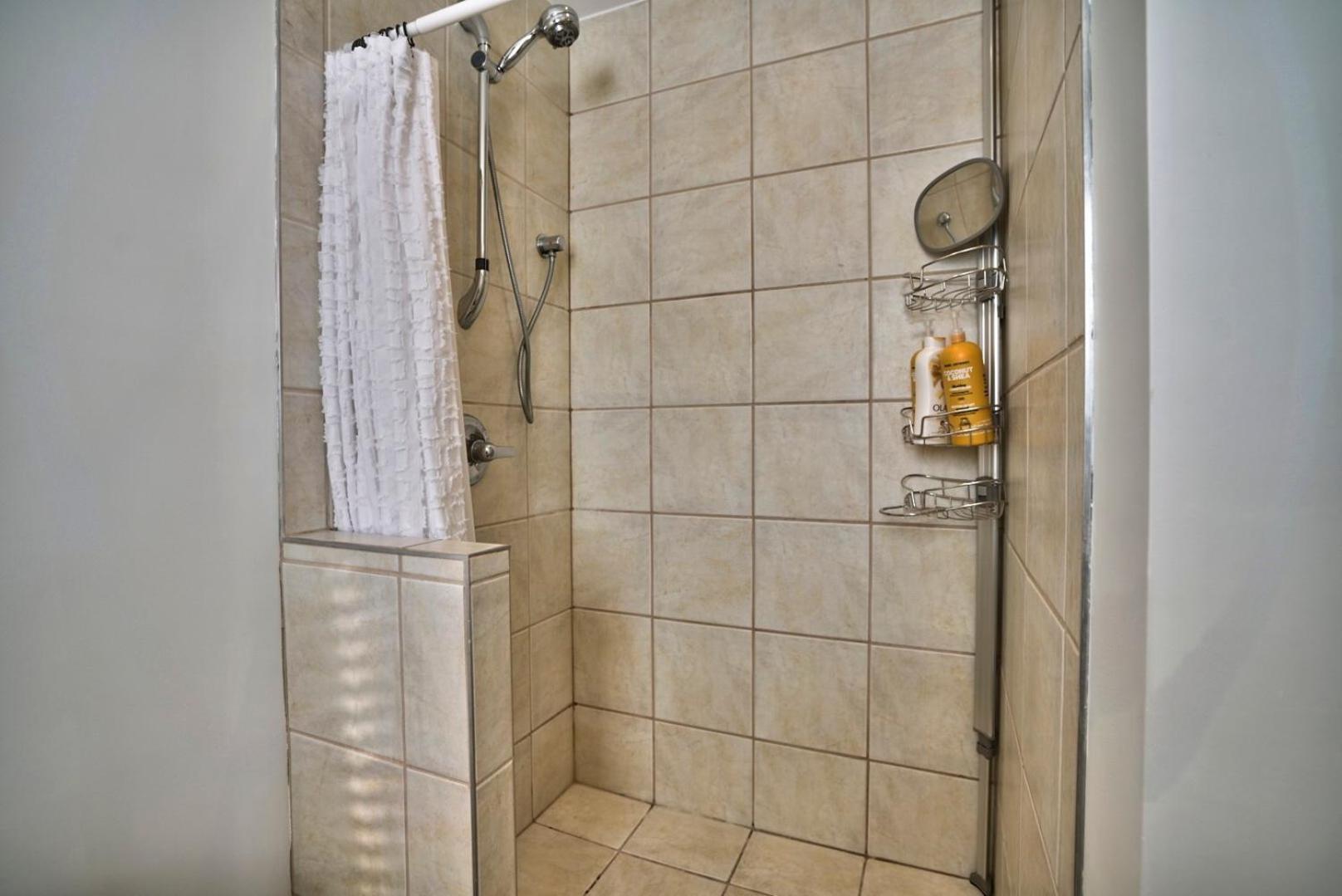Dynamite 2-Bedroom House, Garage, Sleeps 6 Sherbrooke Exterior foto